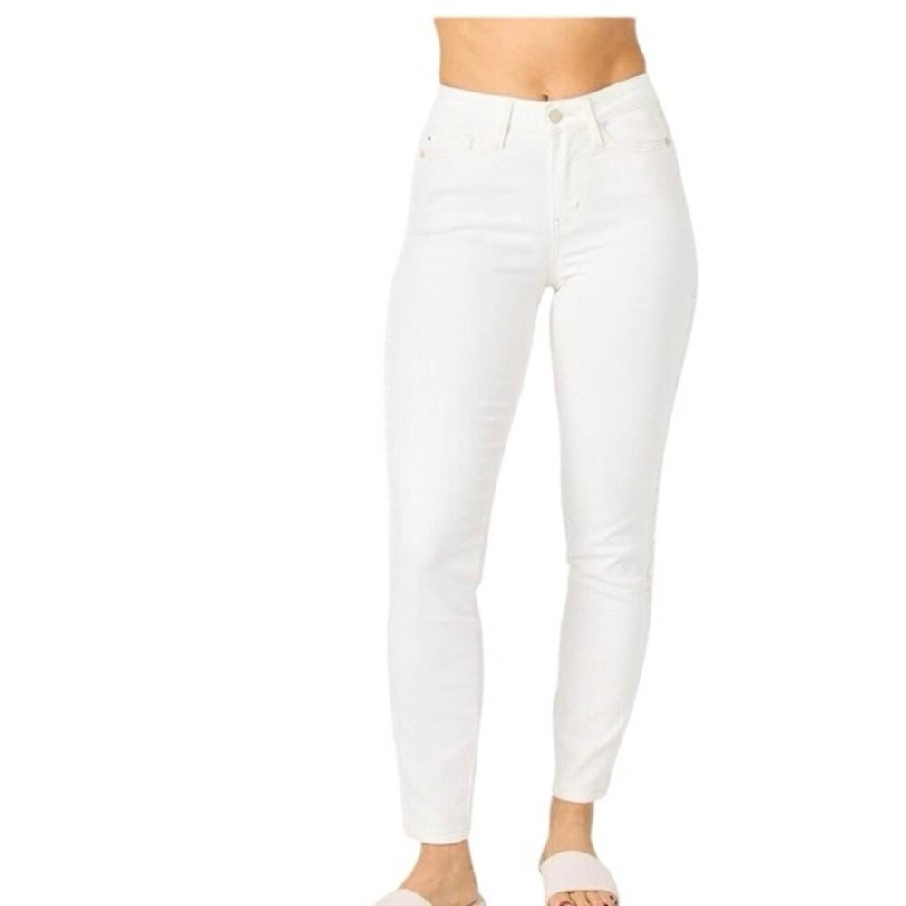 Judy Blue White Mid-Rise Braided Side Relaxed Skinny Jeans. Stretch, Size 9/29